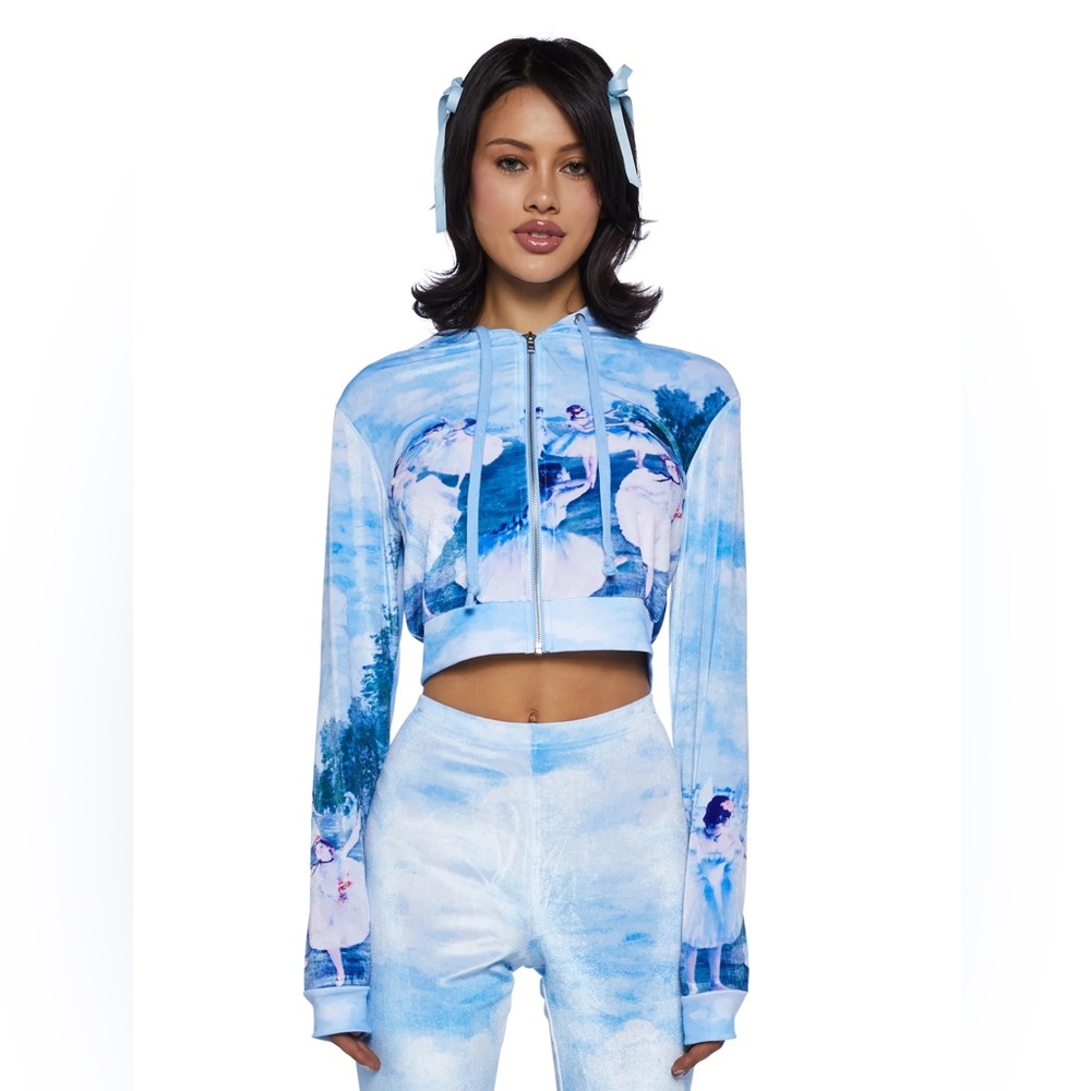 DRESS REHEARSAL CROPPED HOODIE